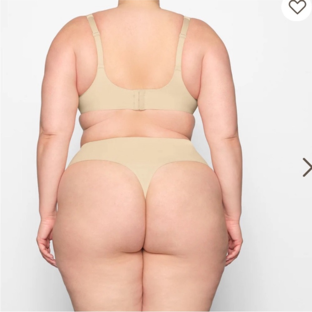 Skims Smoothing Full Coverage Bra‎ in Sand NWT size 34C - Picture 8 of 9